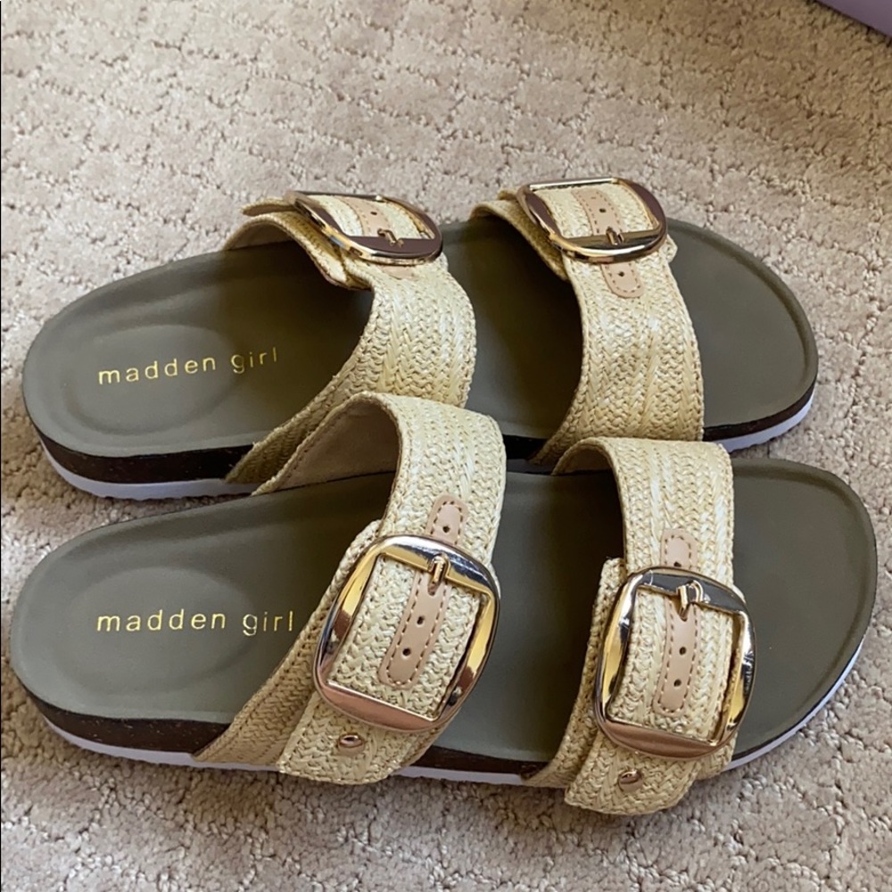 Madden Girl Brinaa Sandal sz 6